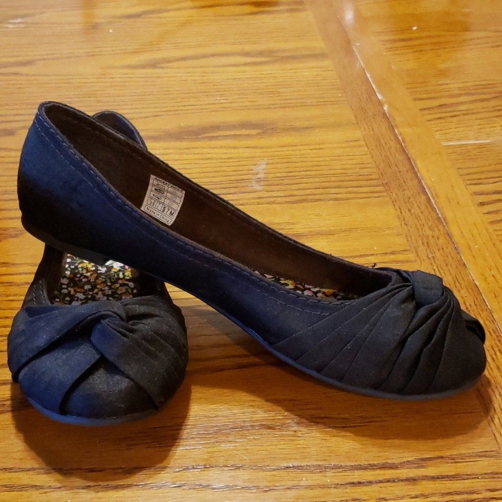 Rocket dog silk flats